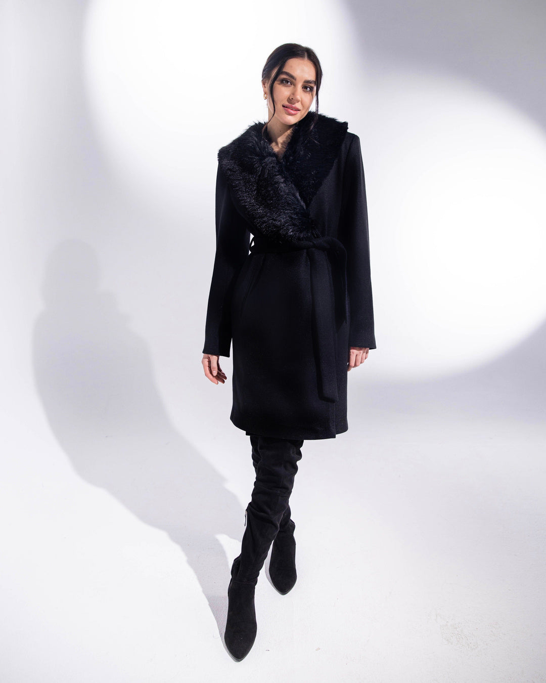 SHORT WOOL BLEND COAT WITH FUR COLLAR