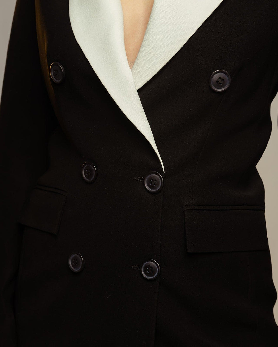 TAILORED DOUBLE BREASTED SUIT